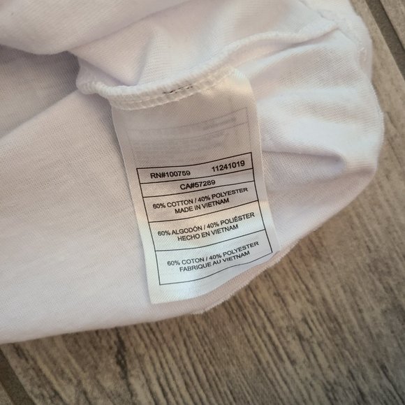 🏷 3/$15 or 5/$20 PUMA toddler short sleeve t-shirt white size 4T - Picture 5 of 6